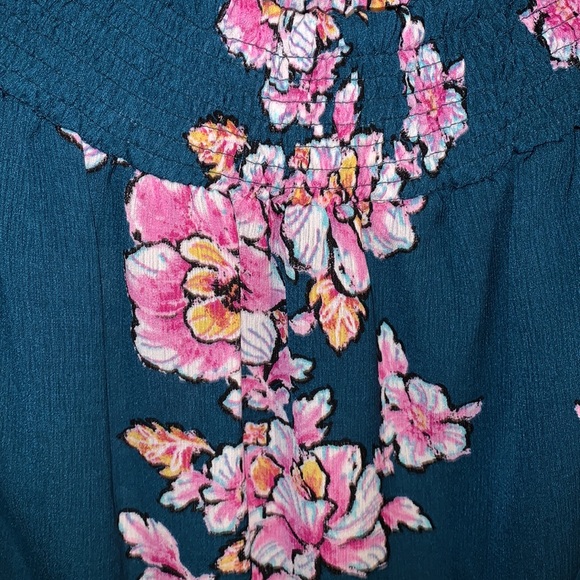 Top - Picture 3 of 4